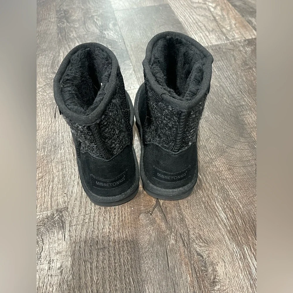 Minnetonka warm stylish